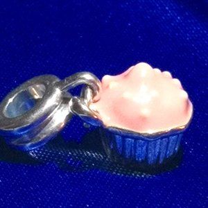 New Charm. Maffin Pink. Mail Only ❣️